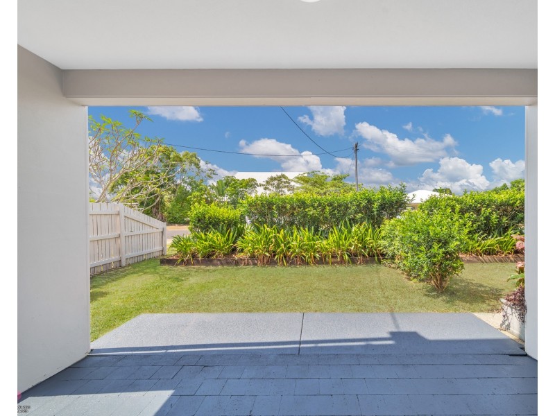 Unit 3/4 Hilliar St, Wongaling Beach QLD 4852
