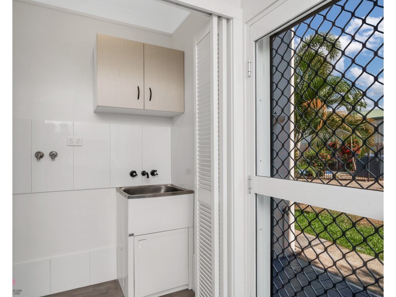 Unit 3/4 Hilliar St, Wongaling Beach QLD 4852
