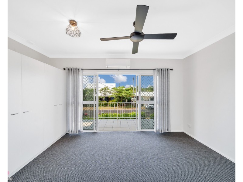 Unit 3/4 Hilliar St, Wongaling Beach QLD 4852
