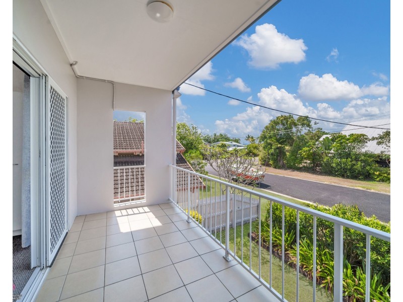Unit 3/4 Hilliar St, Wongaling Beach QLD 4852