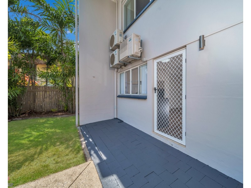 Unit 3/4 Hilliar St, Wongaling Beach QLD 4852