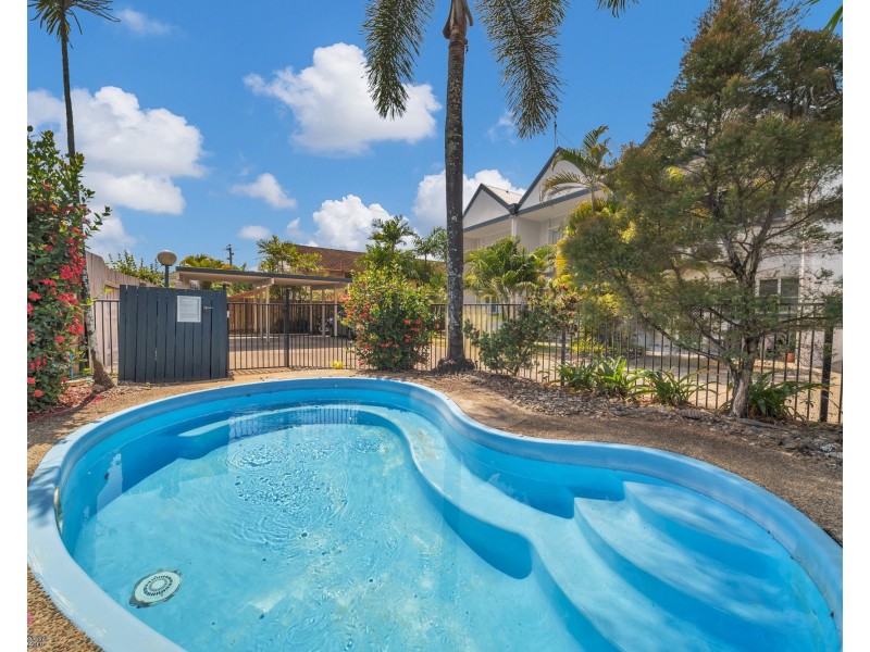Unit 3/4 Hilliar St, Wongaling Beach QLD 4852