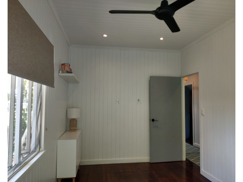 7 Southward St, Mission Beach QLD 4852