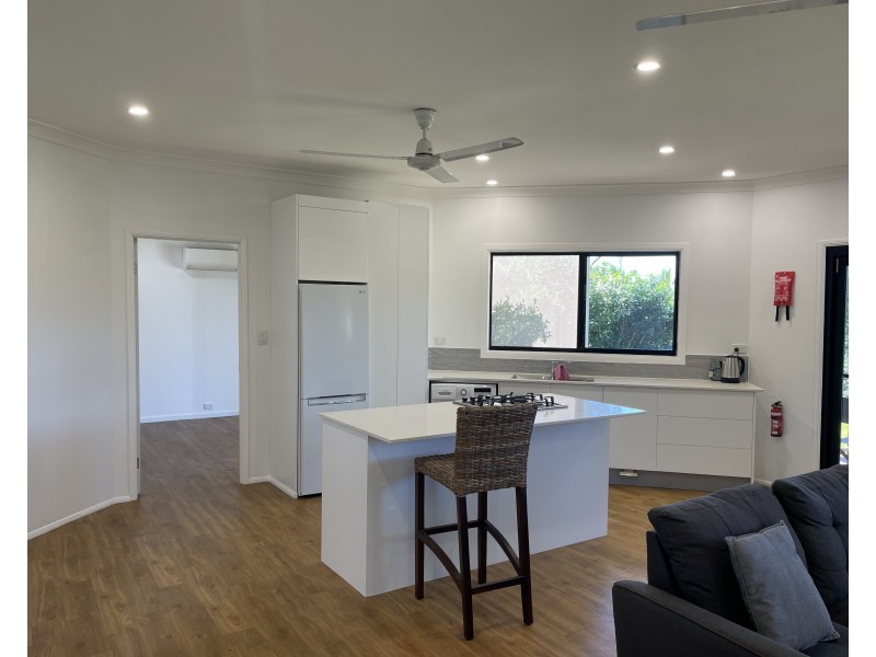 4A Cutten St, Bingil Bay QLD 4852