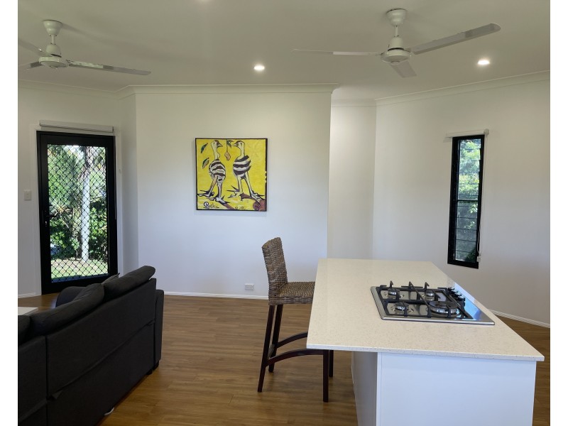 4A Cutten St, Bingil Bay QLD 4852