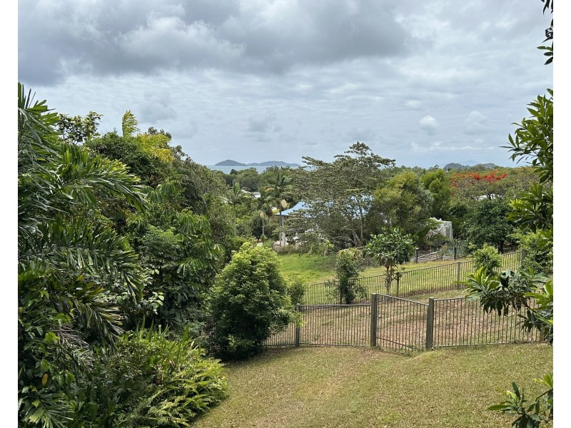 Villa 1/2 Admiralty Street, South Mission Beach QLD 4852