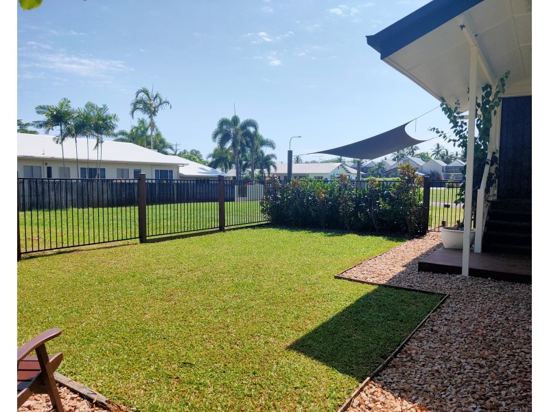 7 Southward St, Mission Beach QLD 4852