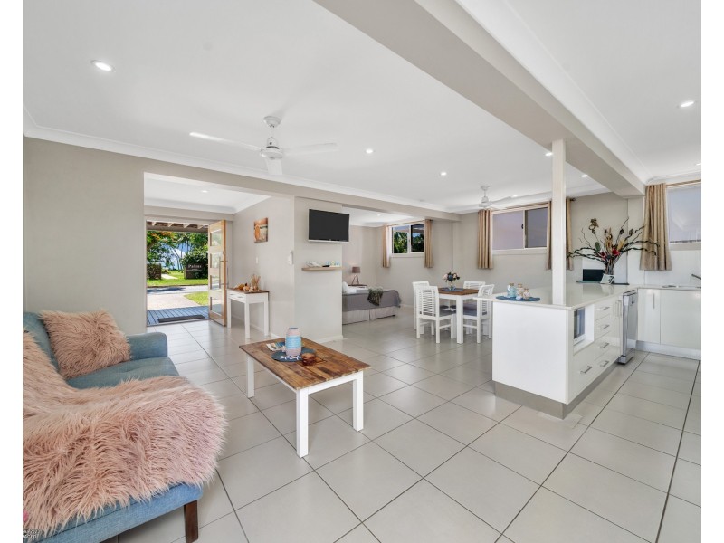 7 Pacific Parade, Mission Beach QLD 4852