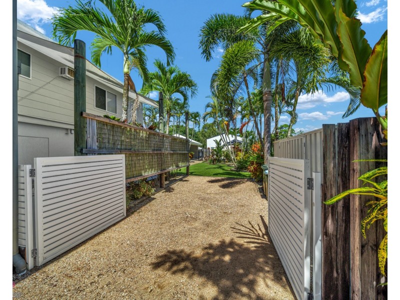 7 Pacific Parade, Mission Beach QLD 4852