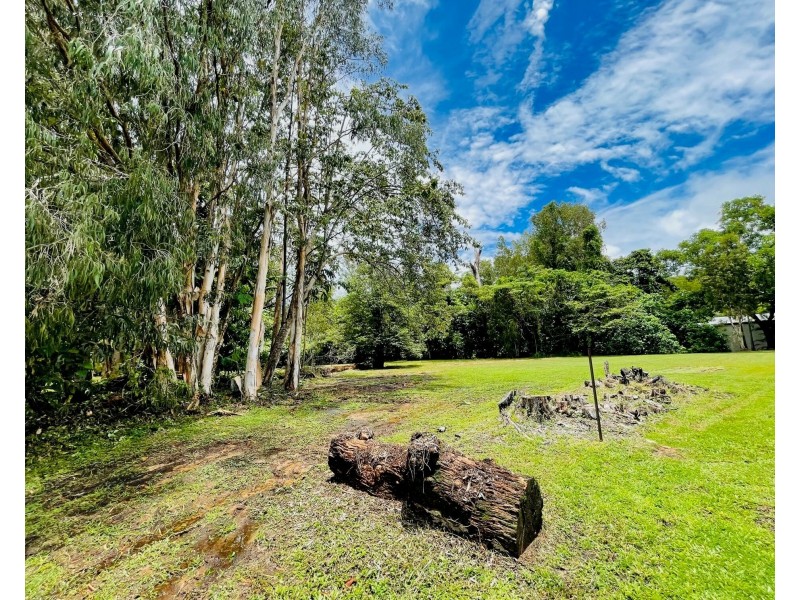 8 Volute Ct, Mission Beach QLD 4852