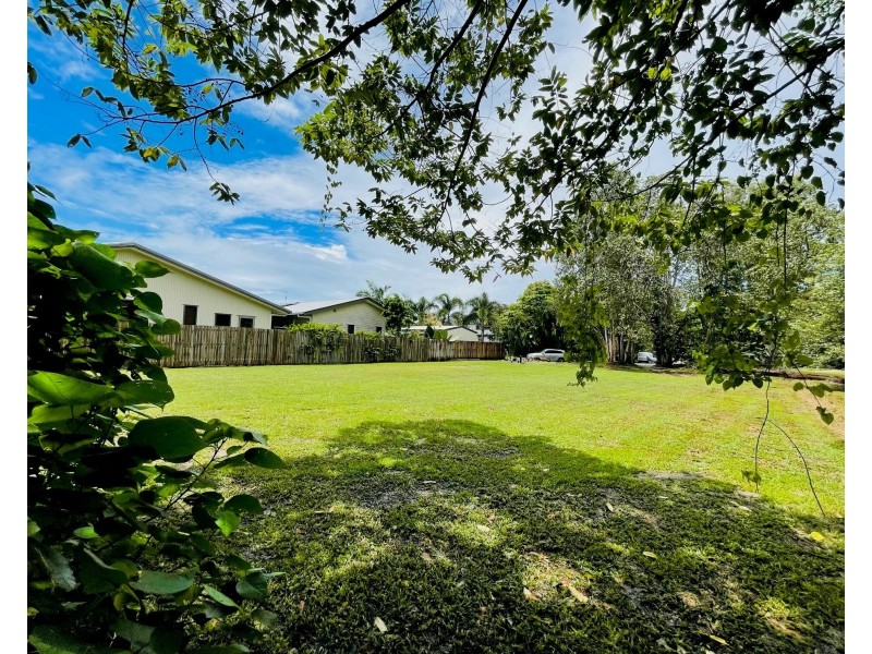 8 Volute Ct, Mission Beach QLD 4852