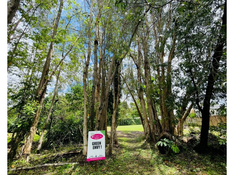 8 Volute Ct, Mission Beach QLD 4852