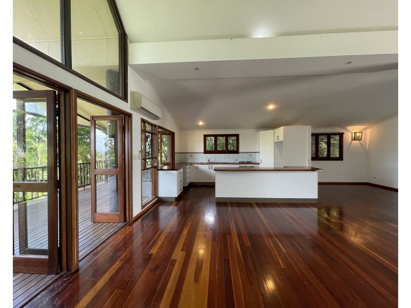 31 Dunkalli Cres, Wongaling Beach QLD 4852