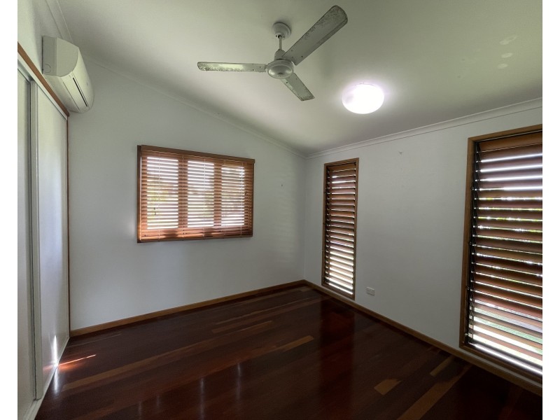 31 Dunkalli Cres, Wongaling Beach QLD 4852