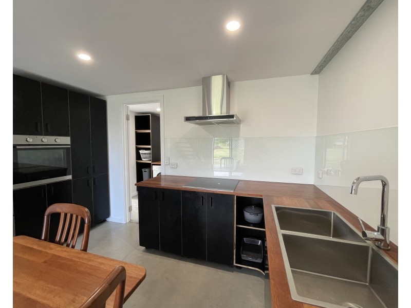 6 Seaview Ct, Wongaling Beach QLD 4852