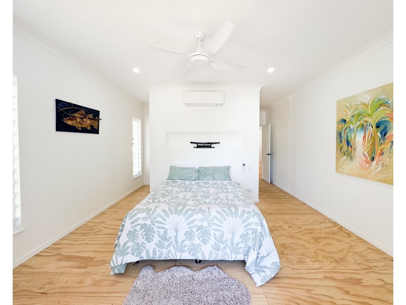 27 Pacific Pde, Mission Beach QLD 4852