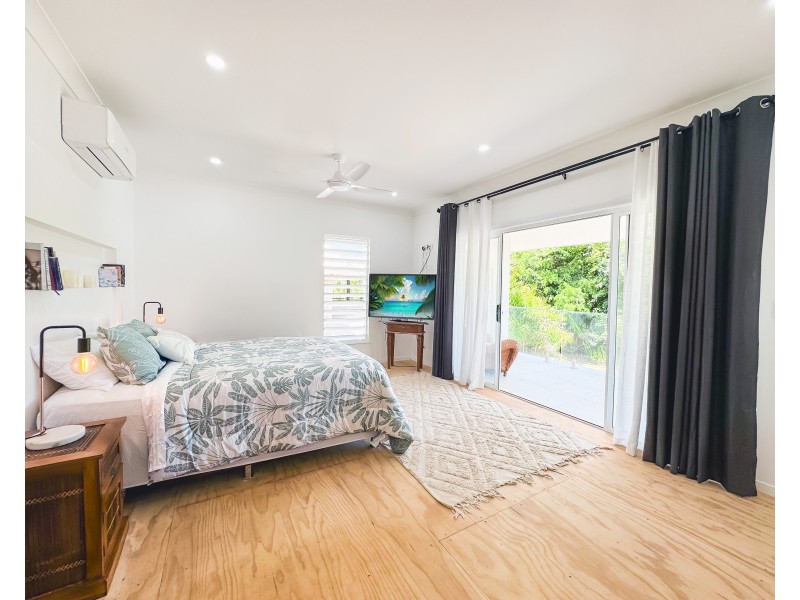 27 Pacific Pde, Mission Beach QLD 4852