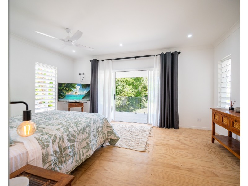 27 Pacific Pde, Mission Beach QLD 4852