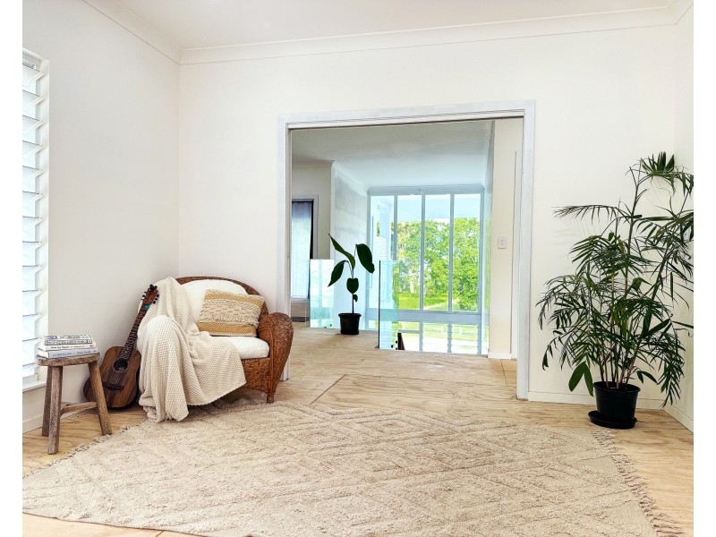 27 Pacific Pde, Mission Beach QLD 4852