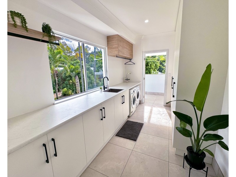 27 Pacific Pde, Mission Beach QLD 4852