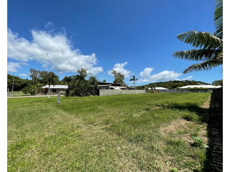20 Voyager St, South Mission Beach QLD 4852