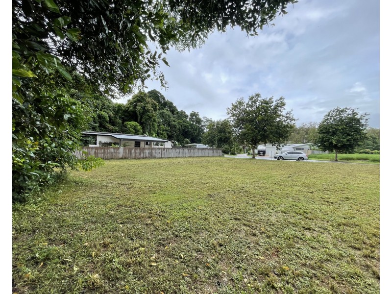 9 Lani Cl, Mission Beach QLD 4852