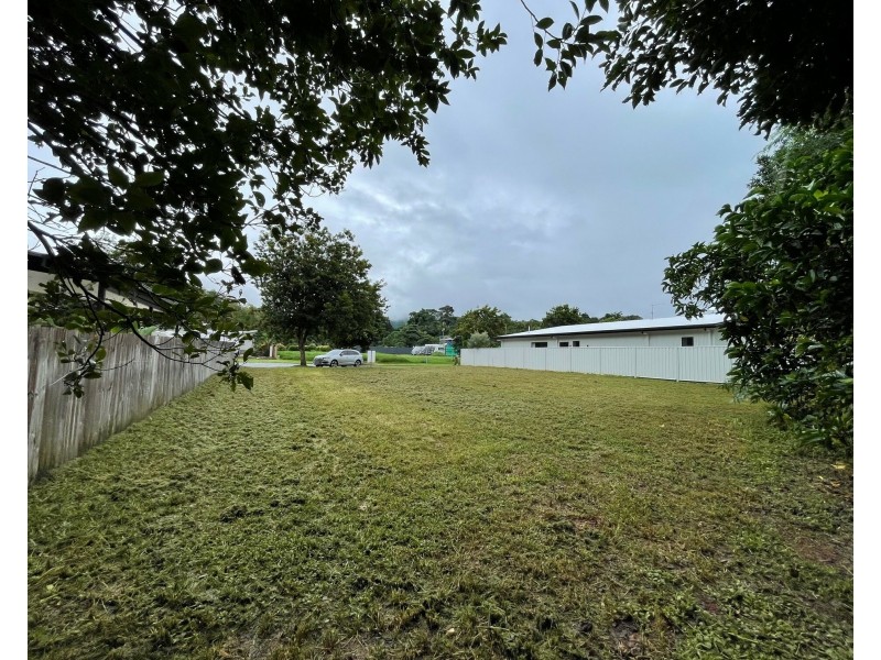 9 Lani Cl, Mission Beach QLD 4852