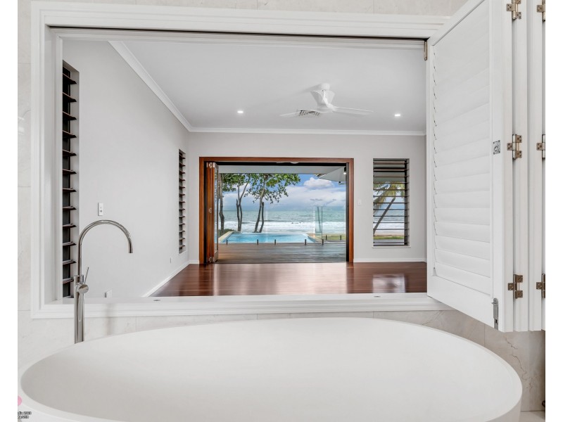 7 Conch St, Mission Beach QLD 4852