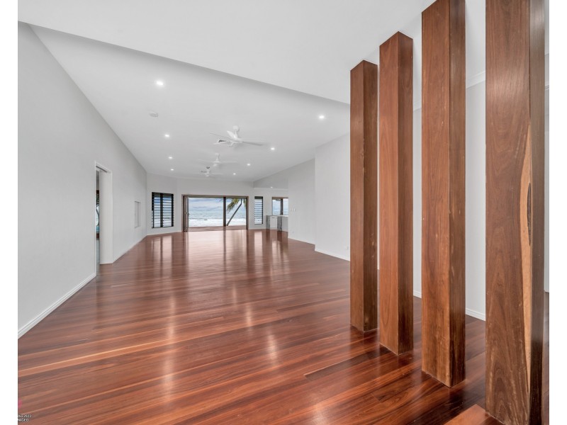 7 Conch St, Mission Beach QLD 4852