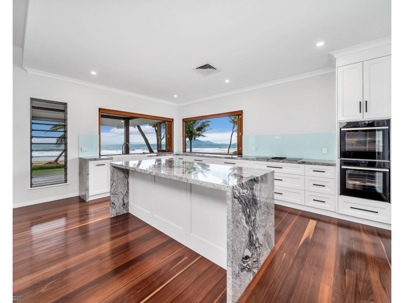 7 Conch St, Mission Beach QLD 4852