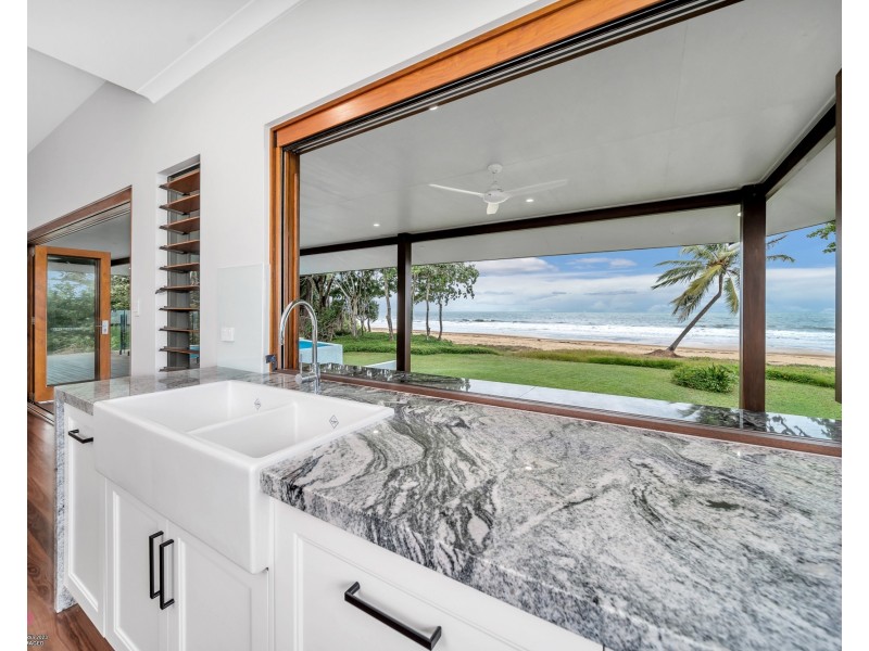 7 Conch St, Mission Beach QLD 4852