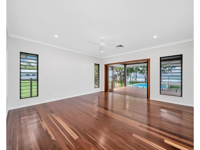 7 Conch St, Mission Beach QLD 4852