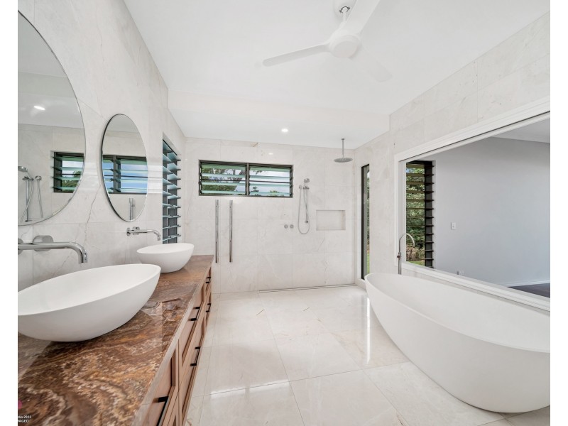 7 Conch St, Mission Beach QLD 4852