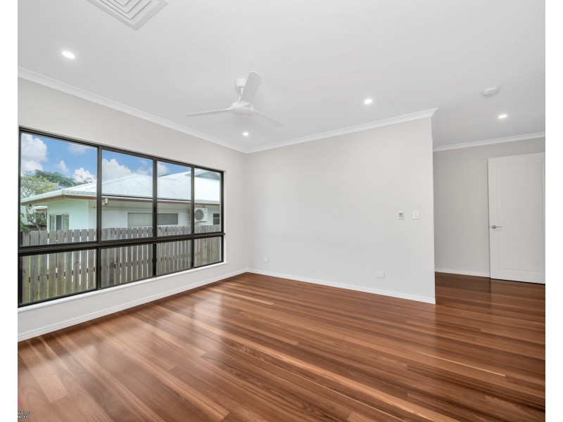 7 Conch St, Mission Beach QLD 4852
