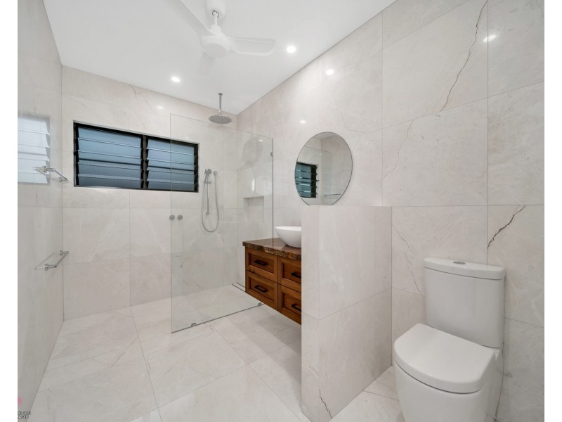 7 Conch St, Mission Beach QLD 4852