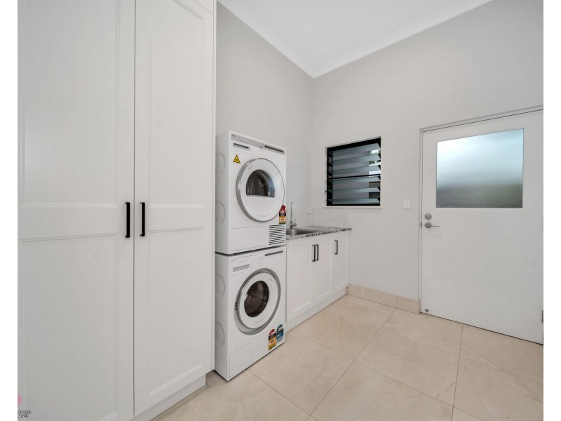 7 Conch St, Mission Beach QLD 4852