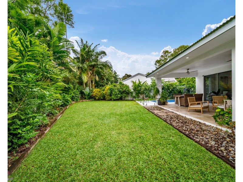 House 1/24 Southward St, Mission Beach QLD 4852