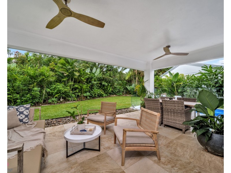 House 1/24 Southward St, Mission Beach QLD 4852