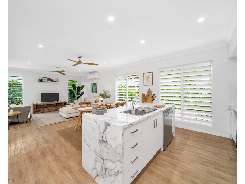 House 1/24 Southward St, Mission Beach QLD 4852