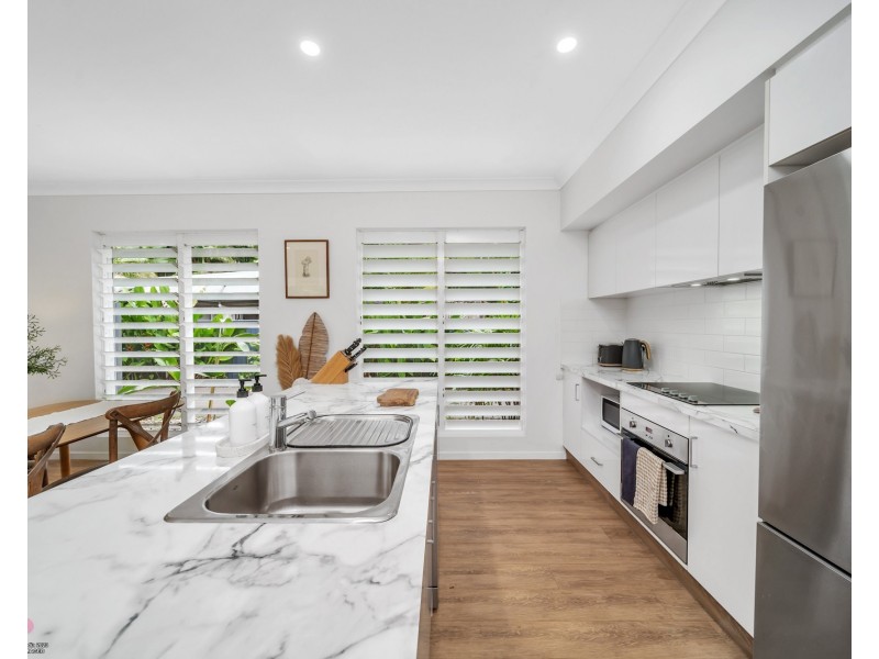 House 1/24 Southward St, Mission Beach QLD 4852