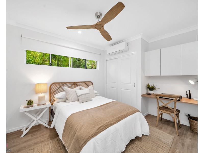 House 1/24 Southward St, Mission Beach QLD 4852