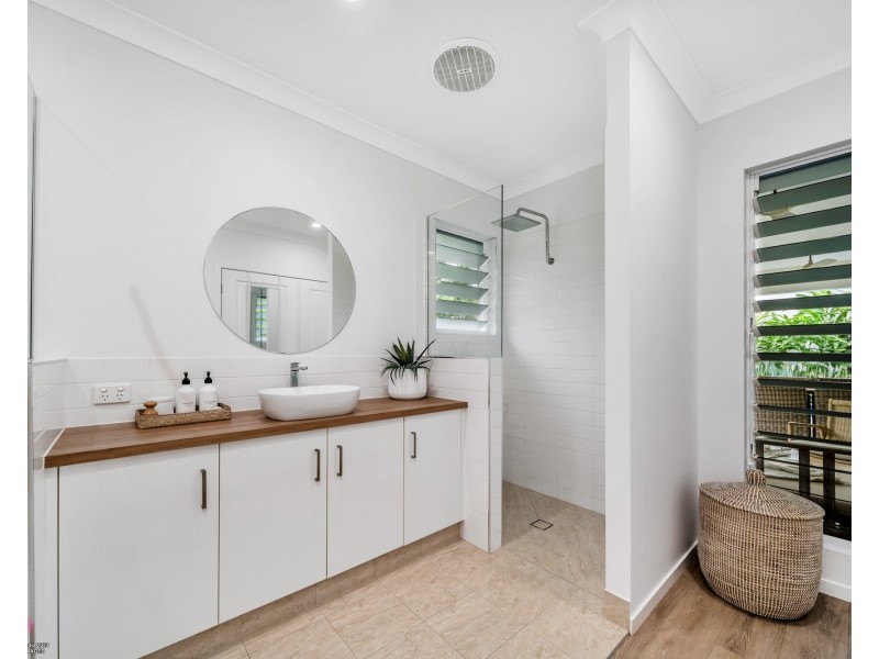 House 1/24 Southward St, Mission Beach QLD 4852