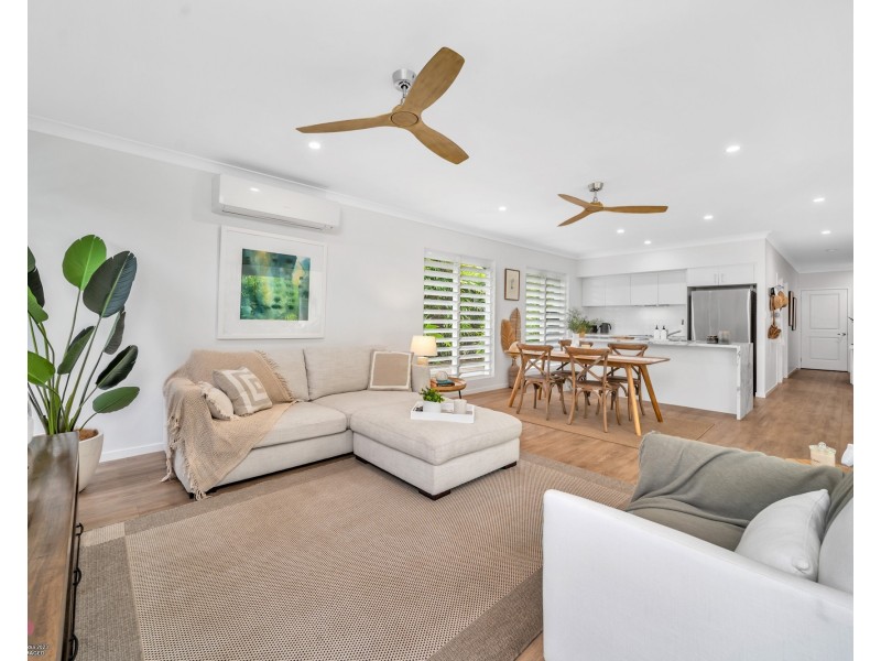 House 1/24 Southward St, Mission Beach QLD 4852