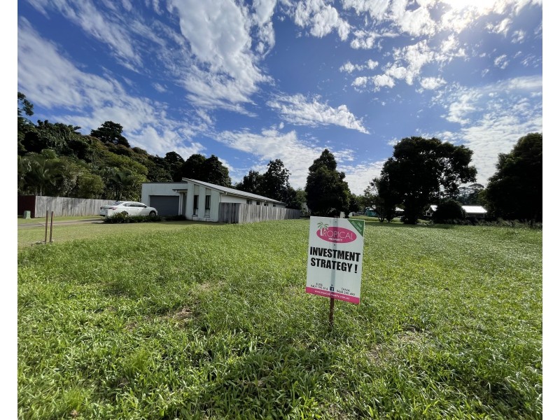8 Reef Cl, Mission Beach QLD 4852