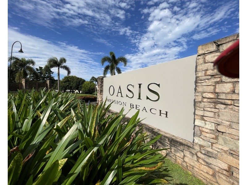 8 Reef Cl, Mission Beach QLD 4852