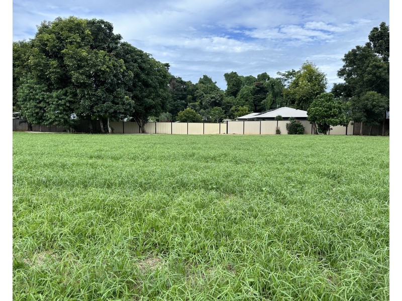 3 Reef Cl, Mission Beach QLD 4852