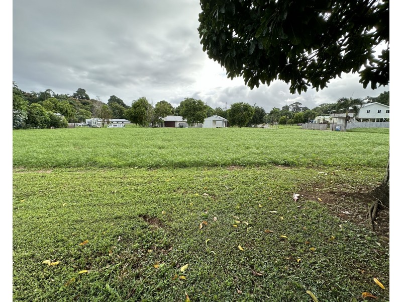 3 Reef Cl, Mission Beach QLD 4852