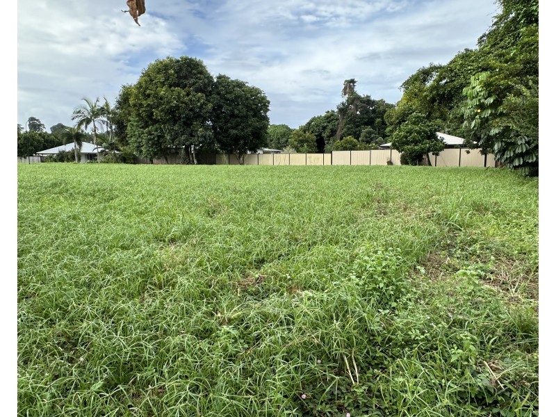 5 Reef Cl, Mission Beach QLD 4852