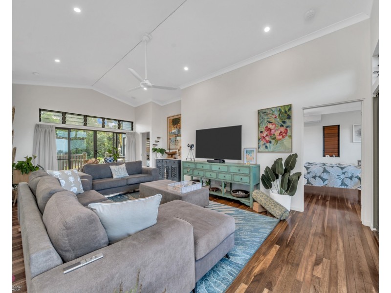 26 Mission Dr, South Mission Beach QLD 4852