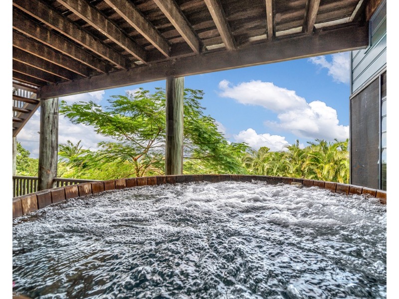 26 Mission Dr, South Mission Beach QLD 4852